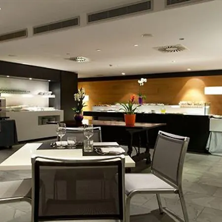 Otel Mon Sant Benet